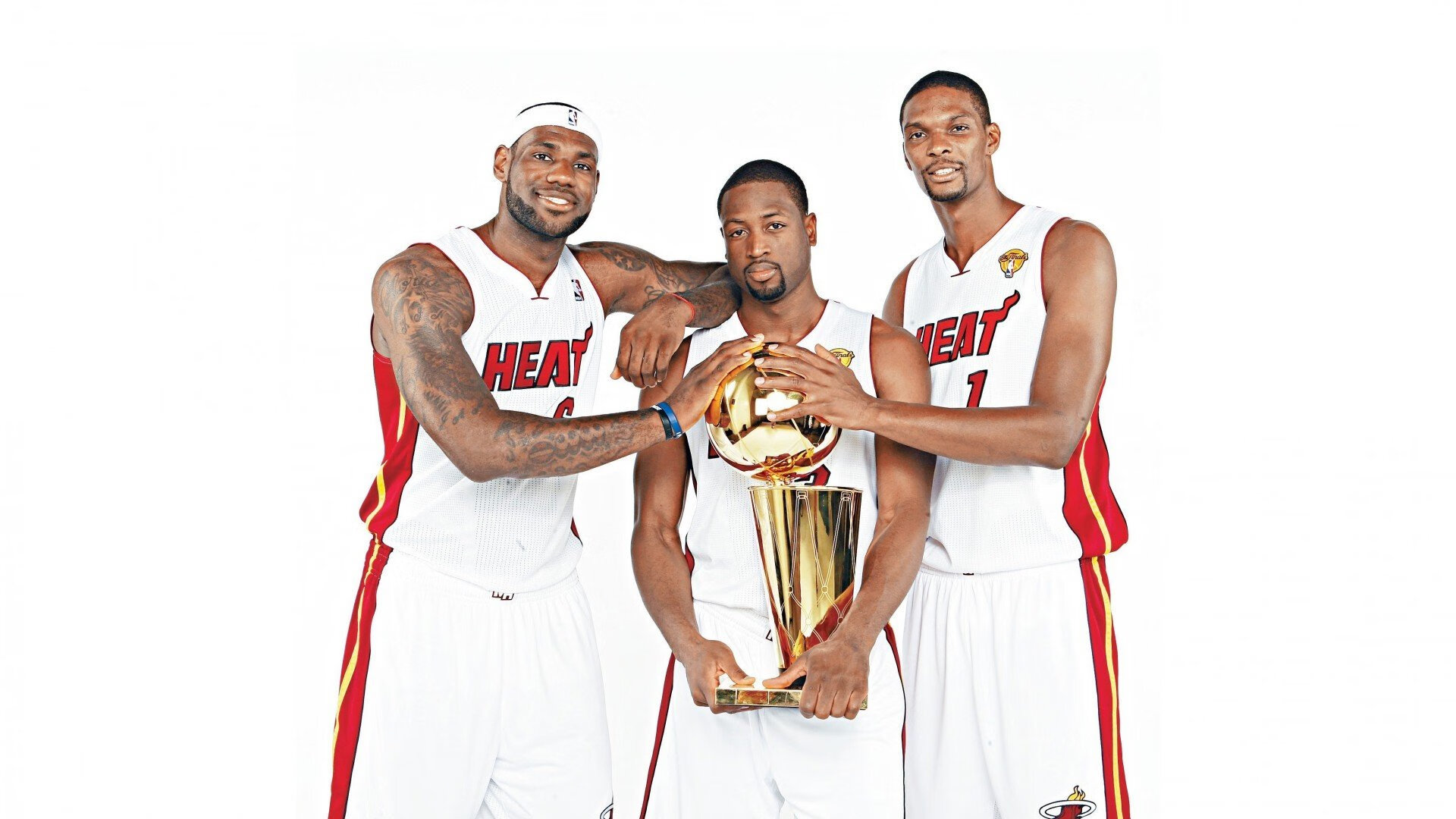 开云ios下载-“詹姆斯30+10，再次登顶热搜话题”，詹姆斯是30号吗